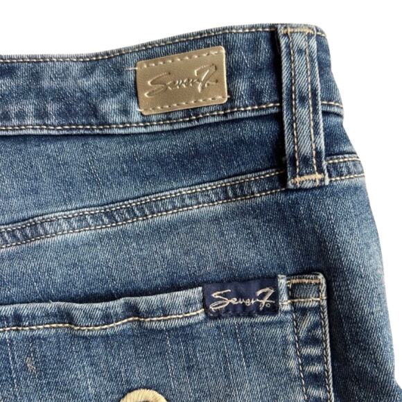 Seven7 Medium Wash Blue Denim Raw Hem Boyfriend Relaxed Jean Shorts Sz 12 - Picture 9 of 10